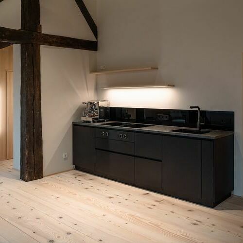 Die kleine Kche im ehem. Heudboden des Hauses